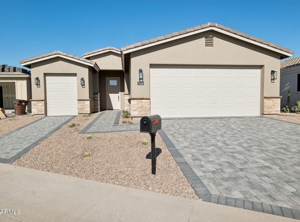 2249 N Shannon Way, Mesa, AZ 85215