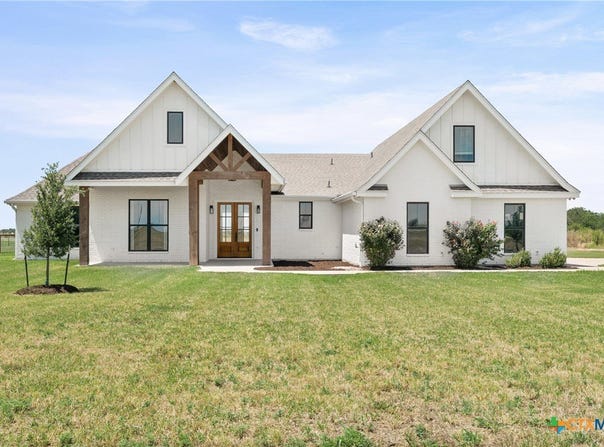 1060 Hackberry Road, Salado, TX 76571