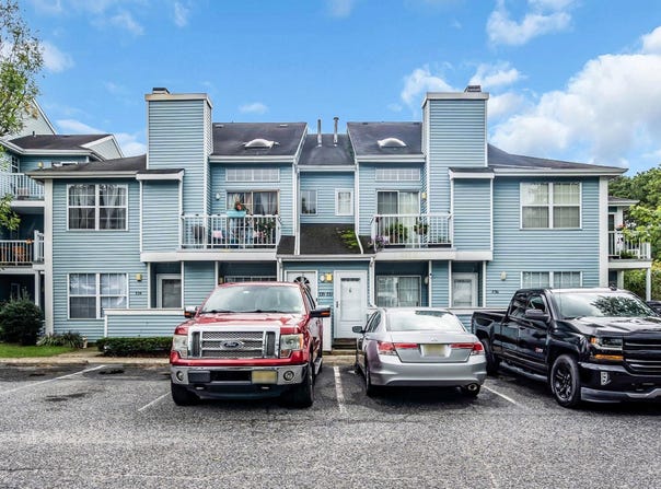 335 Heather Croft, Egg Harbor Township, NJ 08234