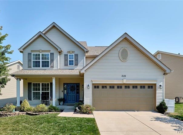 233 Spring Borough Drive, O'Fallon, MO 63368