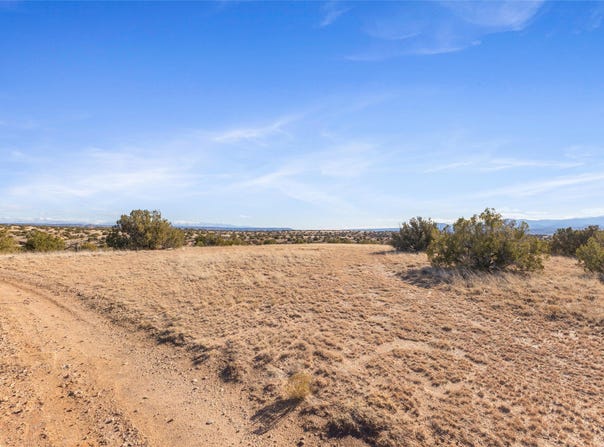 1 Corona Drive, Medanales, NM 87548
