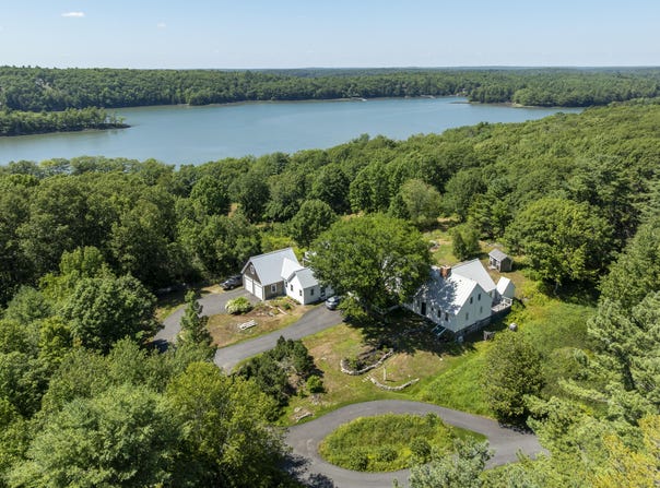 586 Back River Road, Boothbay, ME 04537