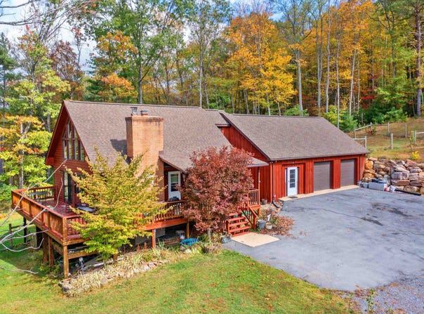 65 CUBBLEY RD, HOT SPRINGS, VA 24445