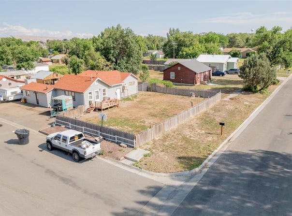 205 Oregon Ave, Lovell, WY 82431