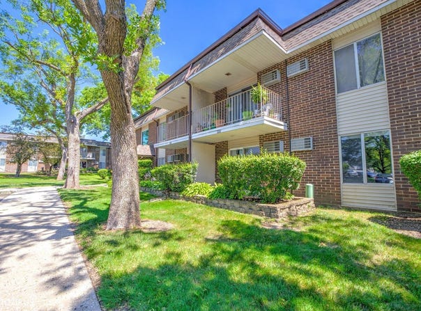 1103 Miller Lane, Buffalo Grove, IL 60089