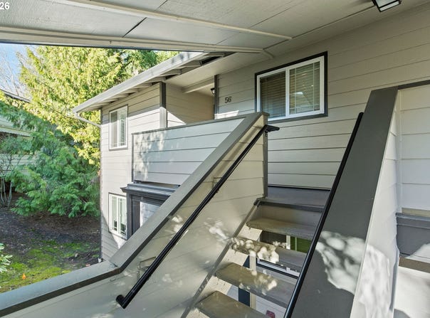 29720 SW COURTSIDE Dr, Wilsonville, OR 97070