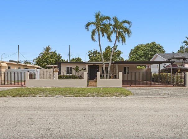 620 E 46TH Street, Hialeah, FL 33013