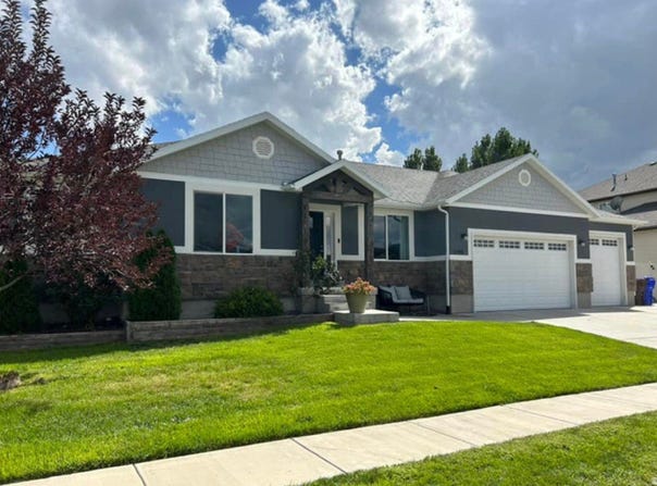 1198 E RAVEN Way, Eagle Mountain, UT 84005