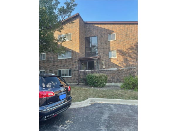 650 Perrie Drive, Elk Grove Village, IL 60007
