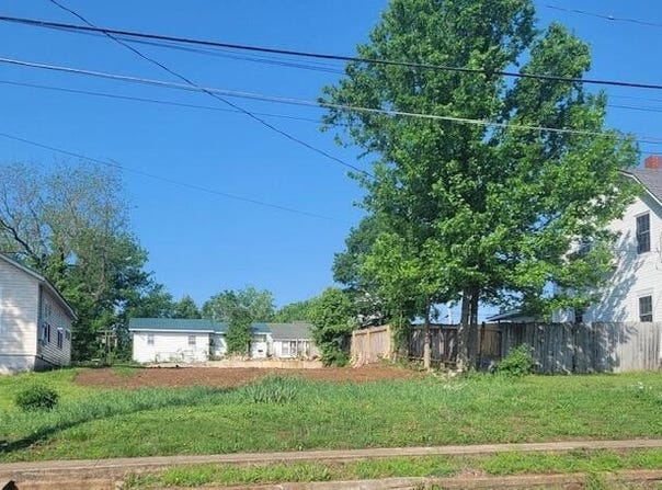208 S 6th Street, Thayer, MO 65791