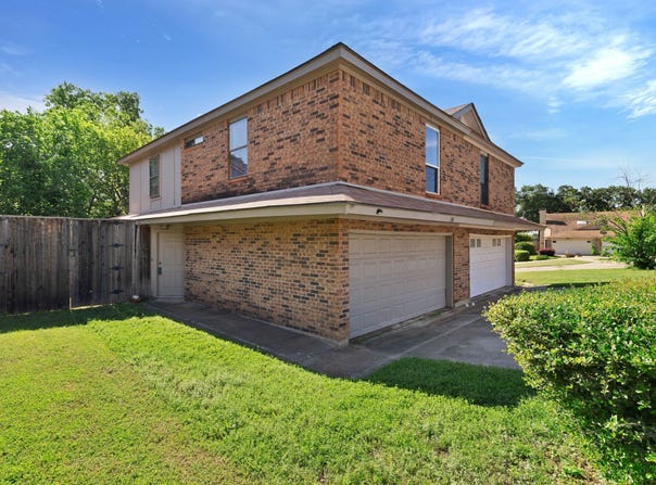 134 Main Place, Euless, TX 76040