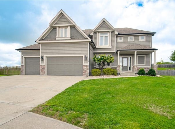 400 Yolanda Circle, Kearney, MO 64060