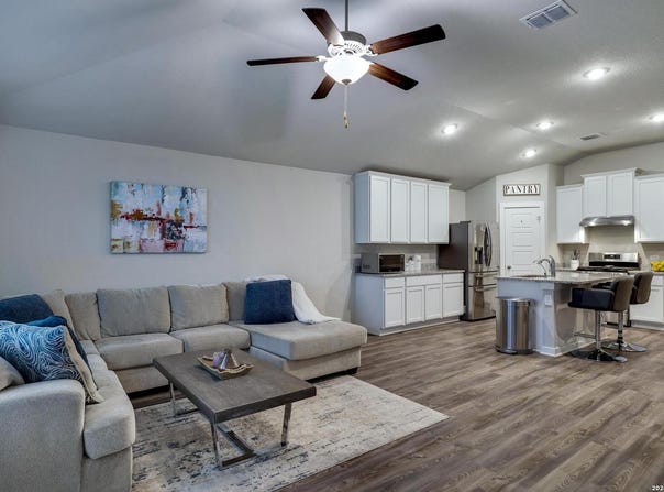 6910 Shiraz Way, Converse, TX 78109