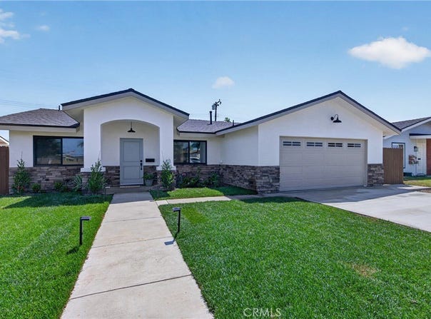 19352 Brookhurst, Huntington Beach, CA 92646
