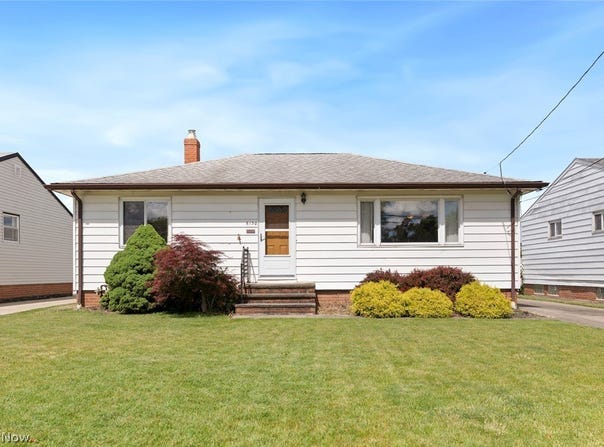 6130 Smith Road, Brook Park, OH 44142