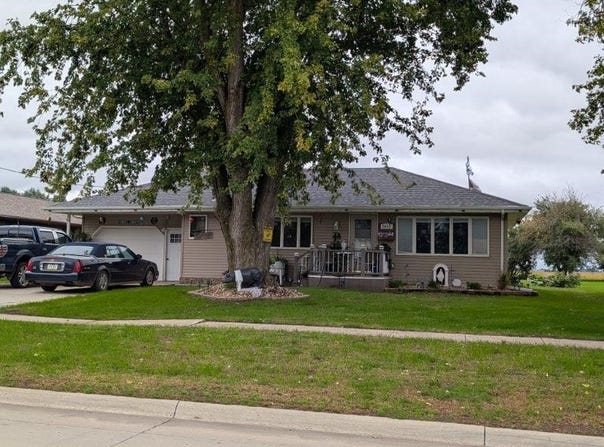 501 S Maple St, Paullina, IA 51046-0501