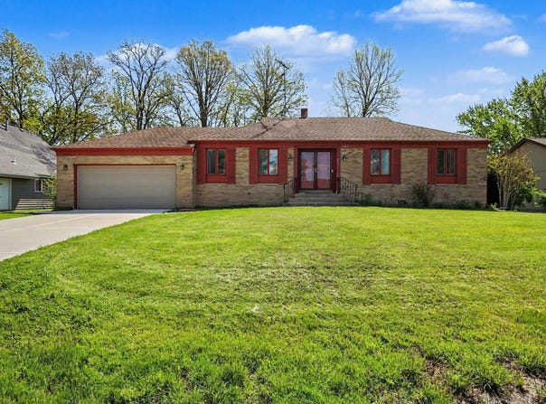 1385 Brandywine Road, Crown Point, IN 46307