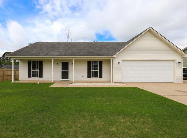 202 Hunters Run Dr, Haskell, AR 72015