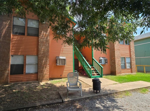 2419 W Slaughter Ln, Austin, TX 78748
