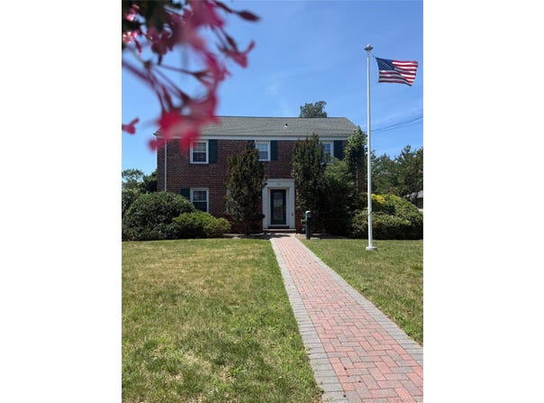 156 N Ocean Avenue, Patchogue, NY 11772
