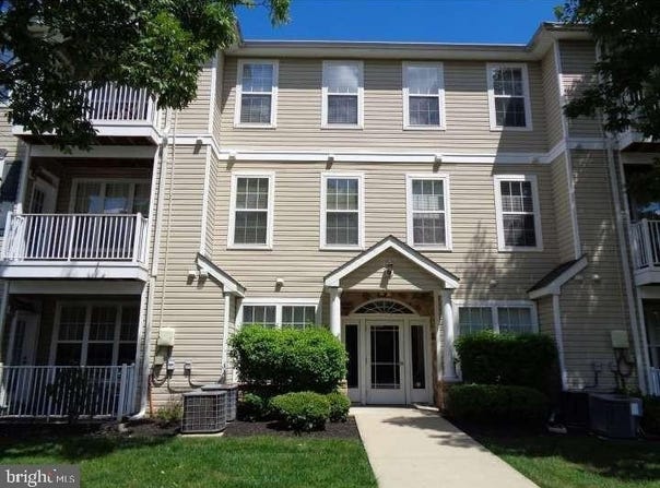 75 KYLE Way, EWING, NJ 08628