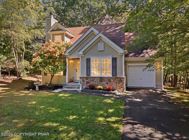 6105 Braintree Drive, Bushkill, PA 18324