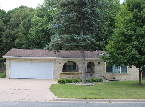 958 Jorgenson Street SE, Hutchinson, MN 55350