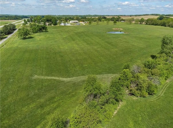 30500 E US-24 Highway, Buckner, MO 64016