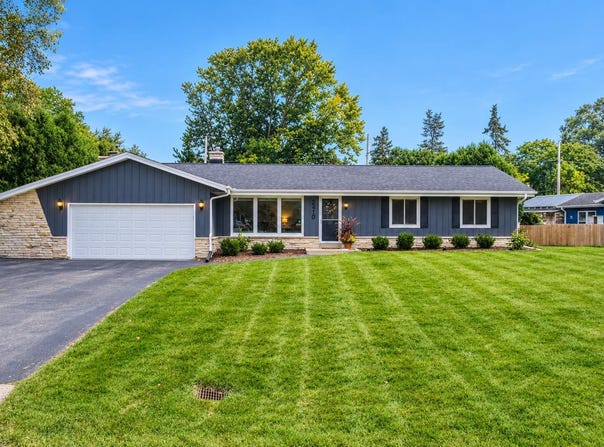2410 Camelot Dr, Brookfield, WI 53045