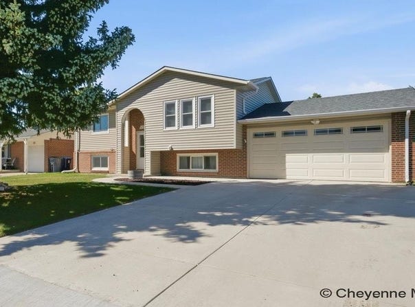 4760 HICKORY PL, Cheyenne, WY 82009