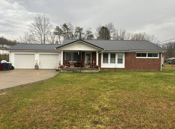 11812 Midland Trail Road, Ashland, KY 41102
