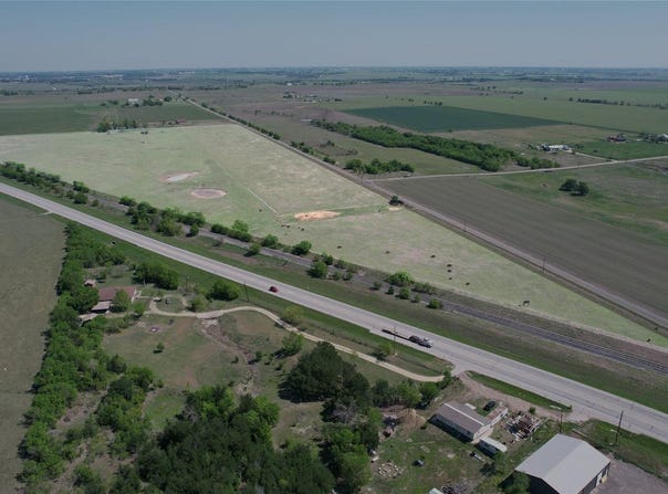 452 Tx-95 Rds, Taylor, TX 76574