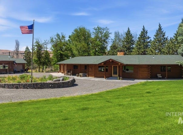 221 Willow, Hagerman, ID 83332