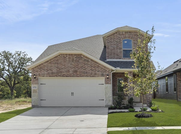 1733 Meadow Crest Drive, Aubrey, TX 76227