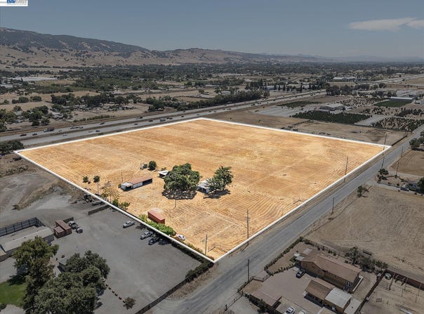 13690 Murphy Ave E, San Martin, CA 95046