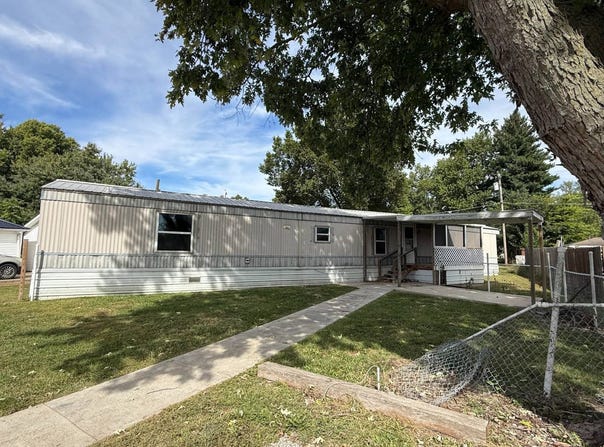 304 E Monroe St, Casey, IL 62420