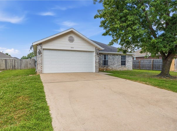 604 Bliss Circle, Centerton, AR 72719