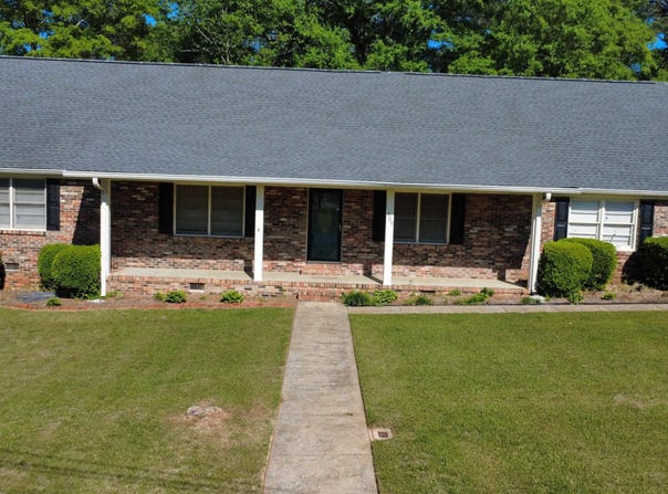 100 HILLTOP CIRCLE, TALLADEGA, AL 35160