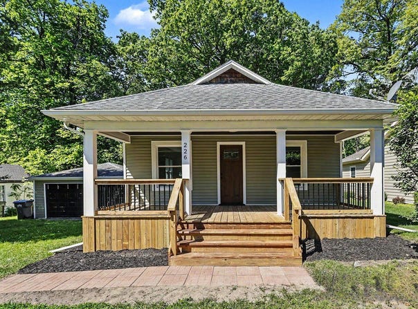 226 S Barker Street, New Buffalo, MI 49117