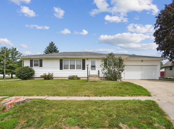 628 2nd Ave W, Cresco, IA 52136