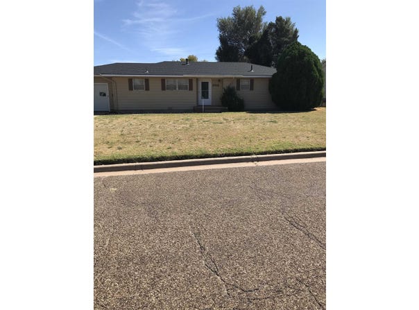 202 Avenue M, Beaver, OK 73932