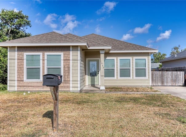 1950 Sandy Way, Corpus Christi, TX 78418