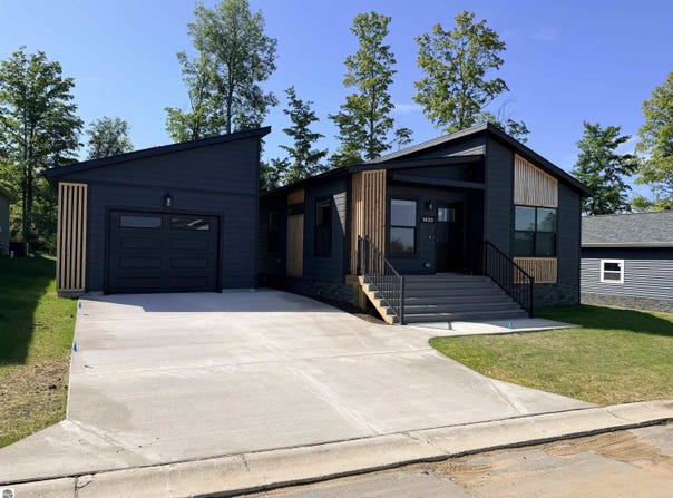 1420 New Horizons Trail, Traverse City, MI 49686