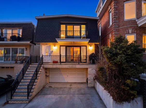 1021 BLVD E, Weehawken, NJ 07086
