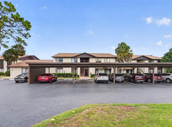 530 FAIRWAYS Circle, OCALA, FL 34472