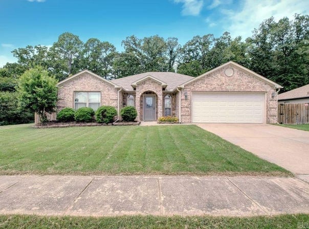 1204 Crossing Loop, Bryant, AR 72022