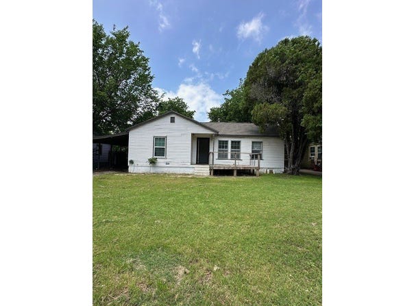 205 Hallvale Drive, White Settlement, TX 76108