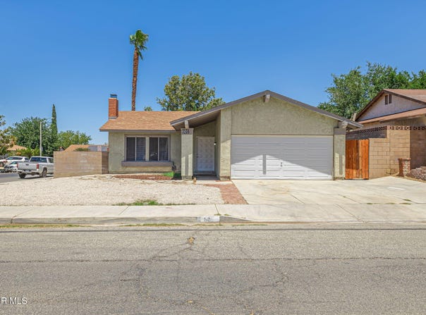 601 Curve Circle, Lancaster, CA 93535