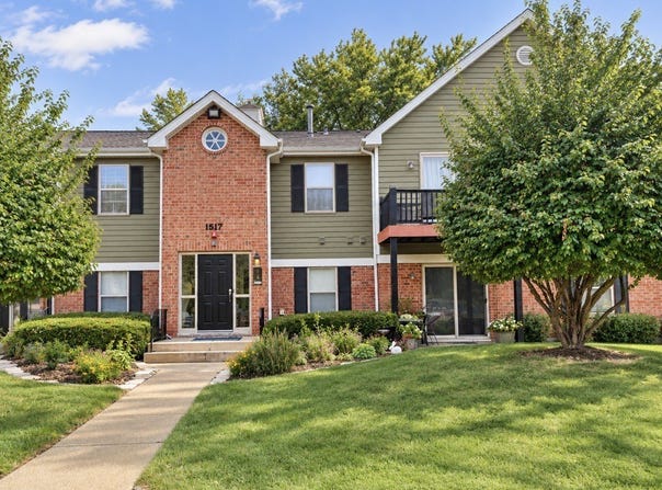 1517 Raymond Drive, Naperville, IL 60563