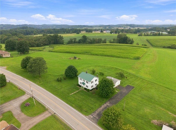 985 E Pike Rd, White Twp, PA 15701
